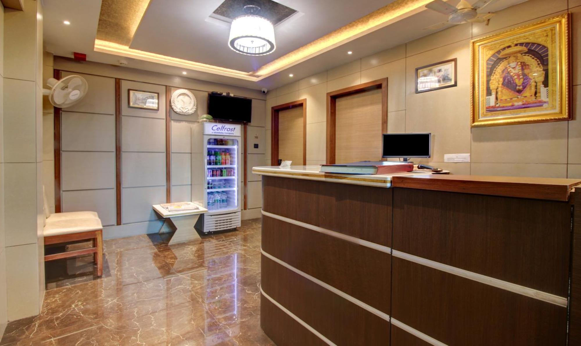 Hotel Leela Kalyān Zewnętrze zdjęcie