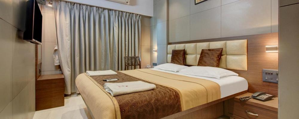 Hotel Leela Kalyān Zewnętrze zdjęcie