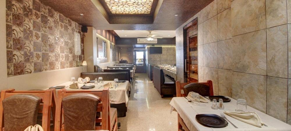 Hotel Leela Kalyān Zewnętrze zdjęcie